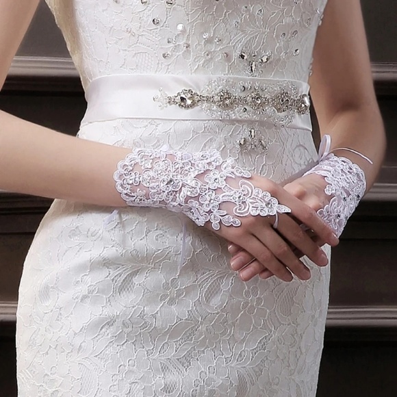 Dresses & Skirts - Women Fingerless Bridal Gloves Elegant Short Parag